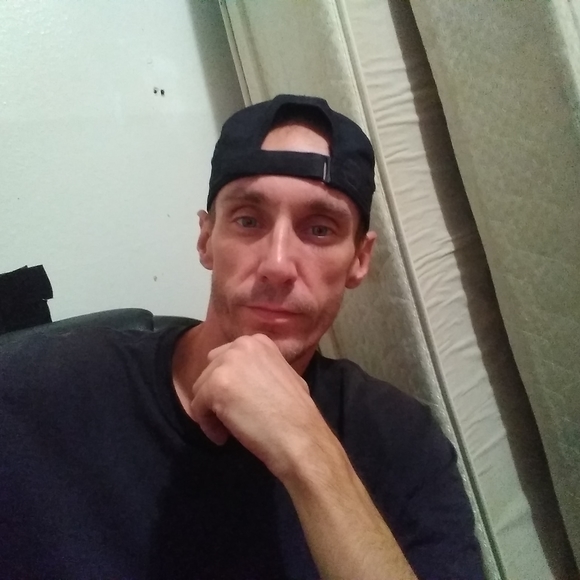 Profile Picture of Jason Ness (@nessjason03) on Poshmark