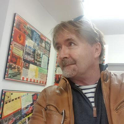 Profile Picture of Mark Dickens Art (@markfineartist) on Twitter