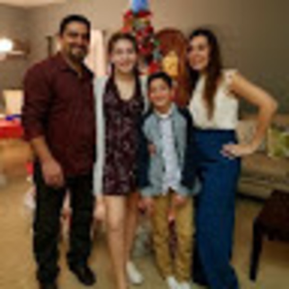 Profile Picture of Alex Cadavid (@alexcadavid) on Poshmark