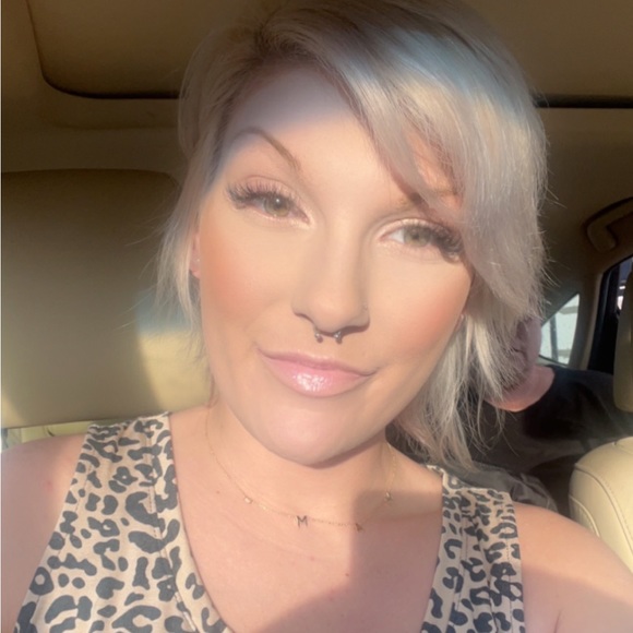 Jodi Price - Poshmark Profile Picture of Jodi Price (@pricejodi1994) on Poshmark