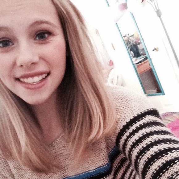 Profile Picture of Briana Champlin (@brianachamplin) on Poshmark