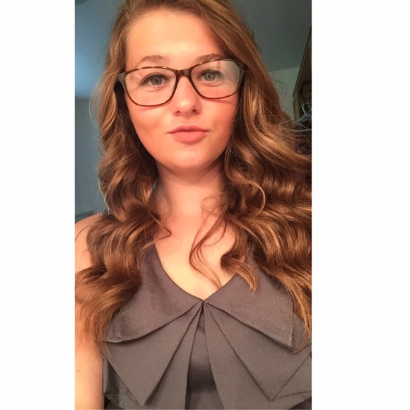 Profile Picture of Sydney Cronkleton (@crunkit) on Poshmark