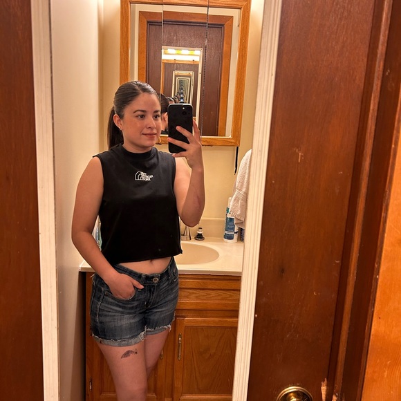 Profile Picture of Fabiola Bernal (@fabiolaberna245) on Poshmark