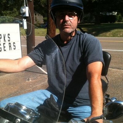 Profile Picture of Mark Newbill (@Sawdustt) on Twitter