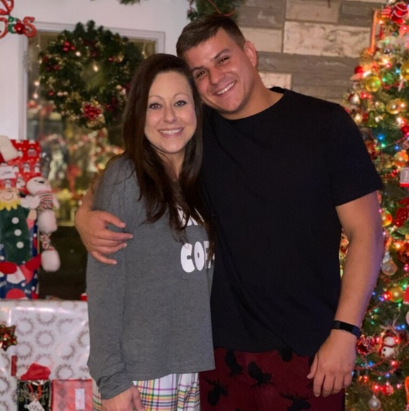 Profile Picture of Nikki Tidwell (@nrt88) on Poshmark