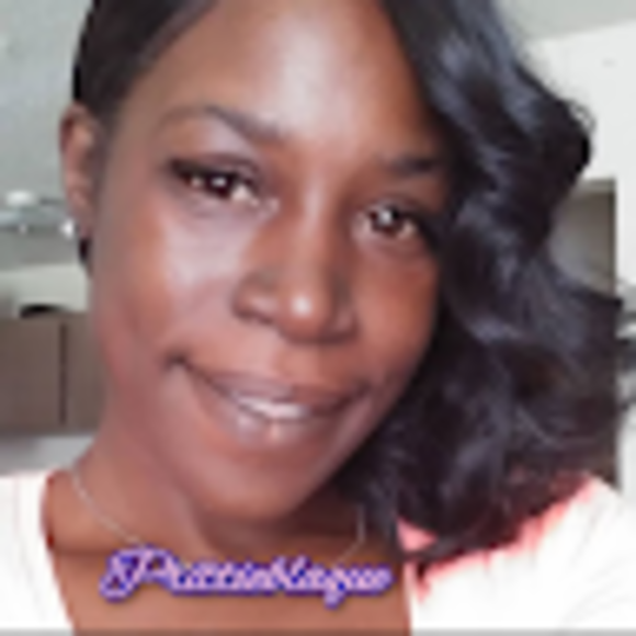 Roxann Thomas-jones - Poshmark Profile Picture of Roxann Thomas-jones (@roxannthomas812) on Poshmark