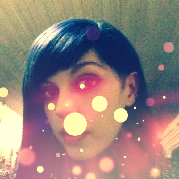 Profile Picture of Laurenn Stipes (@blackfawn) on Poshmark