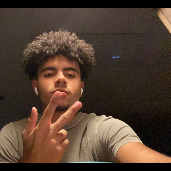 Profile Picture of David Duclos (@duc23bball30) on Poshmark