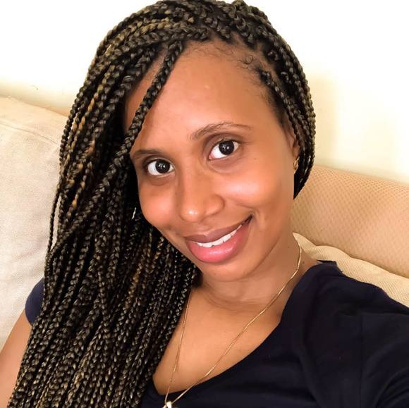 Profile Picture of Arisleyda Hernandez (@arisleydah) on Poshmark