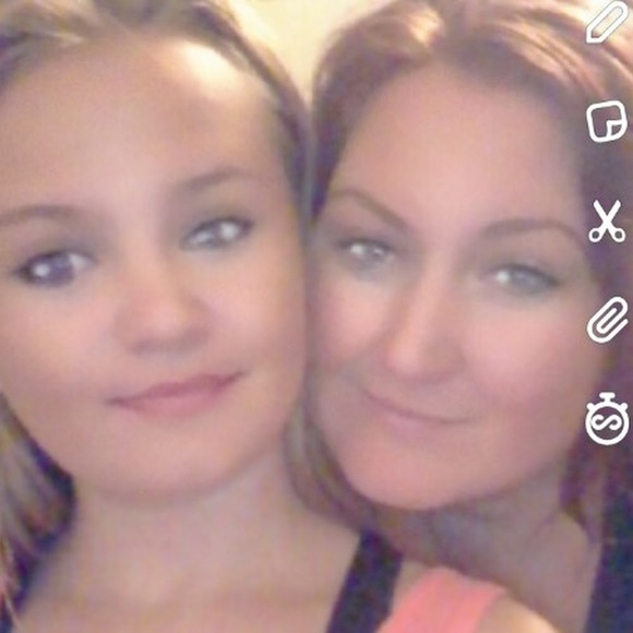 Profile Picture of Madison Newbrey (@madisonmaelee8) on Poshmark
