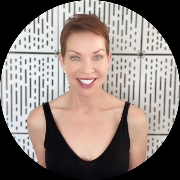 Profile Picture of Carla Stoelting (@carlastoelting) on Poshmark