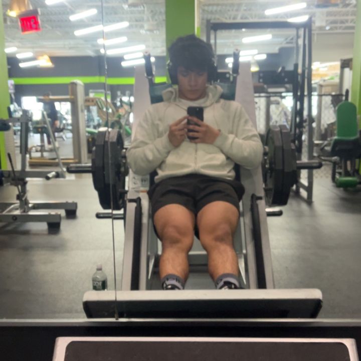 Profile Picture of Aaron Flores (@aaronfloors68) on Tiktok