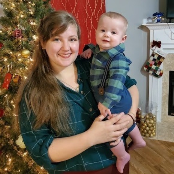 Courtney Thelander - Poshmark Profile Picture of Courtney Thelander (@bluegirlcloe) on Poshmark