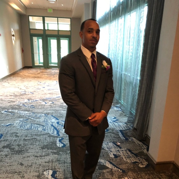 Profile Picture of Peter Melendez (@petermelende853) on Poshmark