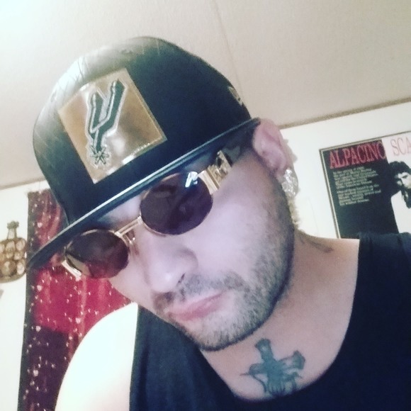Profile Picture of Mike Flores (@heavencent23) on Poshmark