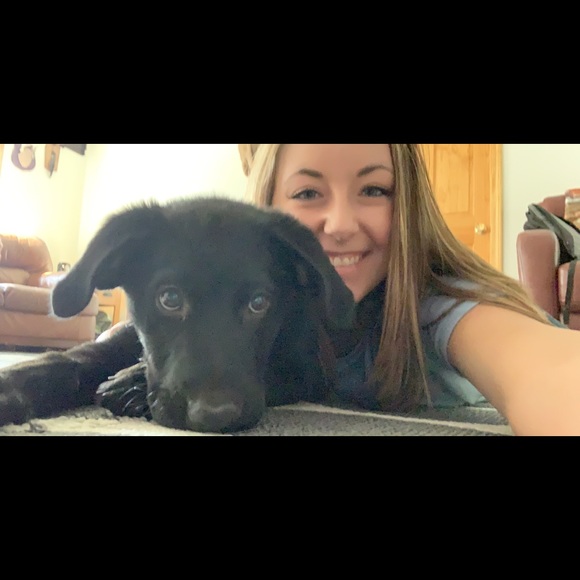 Kelly Ellenberger - Poshmark Profile Picture of Kelly Ellenberger (@ellenbergerk27) on Poshmark