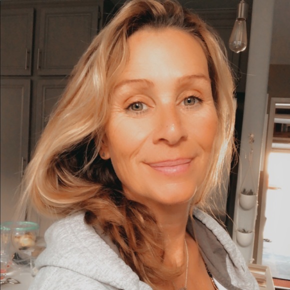 Profile Picture of Kim Pickering (@kimpickering) on Poshmark