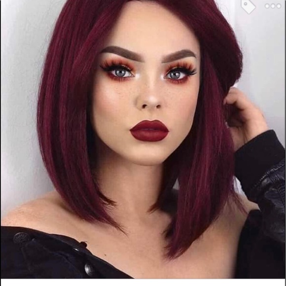 Profile Picture of Veronica Esquivel (@lizcal19) on Poshmark