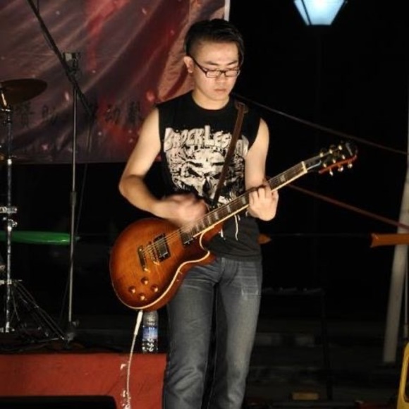 Profile Picture of Sean Tsien (@seantsien) on Poshmark