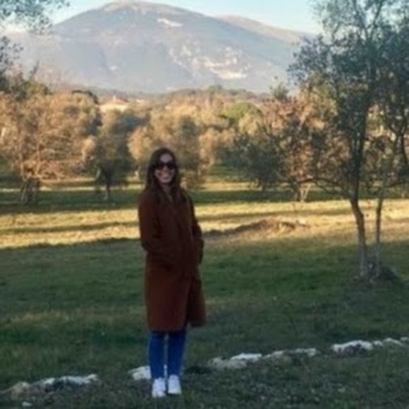 Profile Picture of Alexandra Picard (@apicard355) on Poshmark