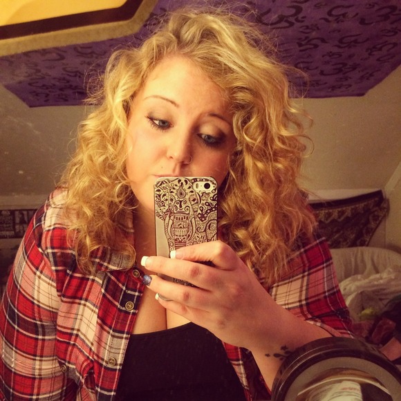 Profile Picture of Kathleen Bright (@kaath89) on Poshmark