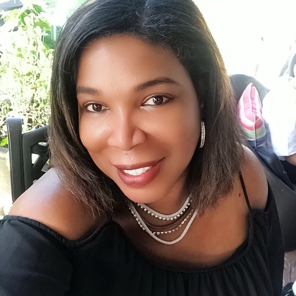 Profile Picture of Melody Barnes (@mellobar) on Poshmark