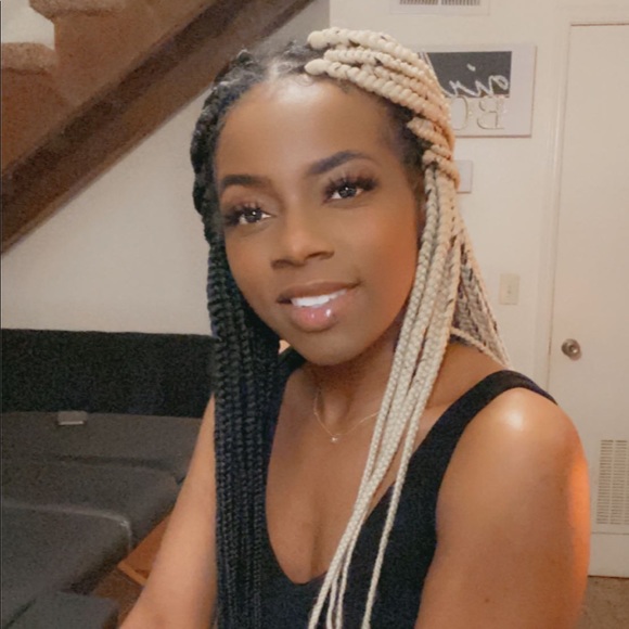 Profile Picture of Kiarra Dillingham (@kiarrakd) on Poshmark