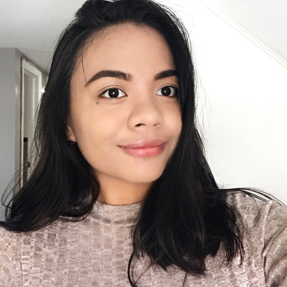 Profile Picture of Mayel Batenga (@mayelbatenga) on Poshmark