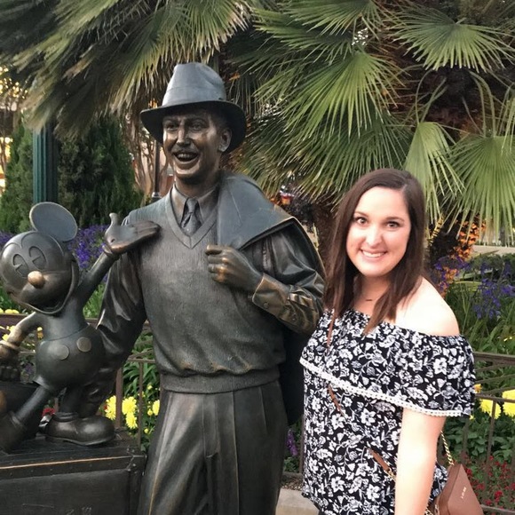 Profile Picture of Tori Hanauer (@toribh3) on Poshmark