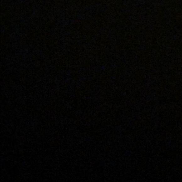 Profile Picture of Shanya Afnani (@shanyaafnani) on Poshmark