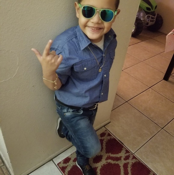 Profile Picture of Sarii Aguilera (@sarai_gto_15) on Poshmark