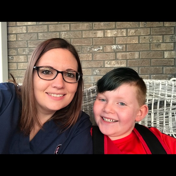 Profile Picture of Mandy Richardson (@mandi_rich03) on Poshmark