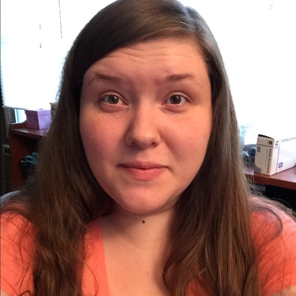 Profile Picture of Michaela Gustafson (@micmack93) on Poshmark