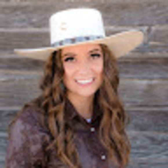 Profile Picture of Jordan Fewkes (@jkfcowgirl5678) on Poshmark