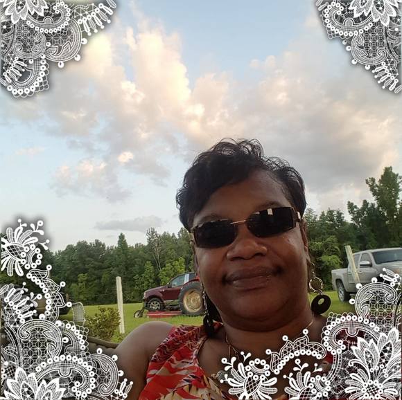 Profile Picture of Cynthia Tucker (@cynthiatucke282) on Poshmark