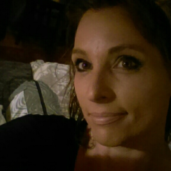 Profile Picture of Paulette Martinez (@paulita5) on Poshmark