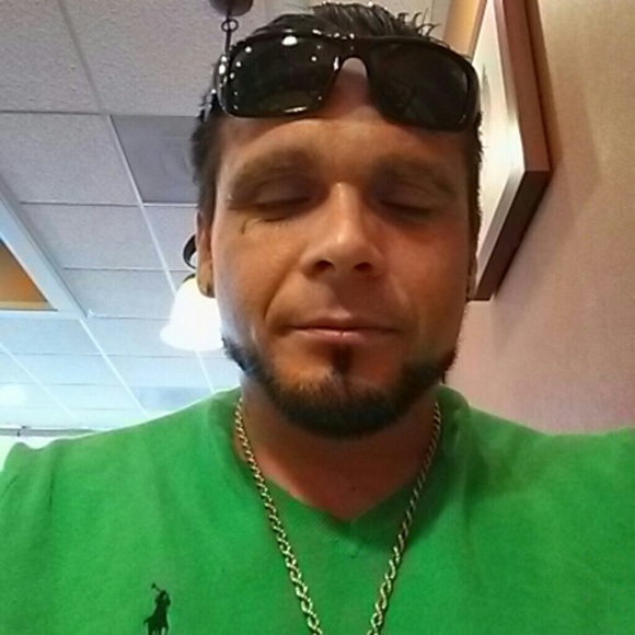 Profile Picture of Glenn Osborne (@frankyie) on Poshmark