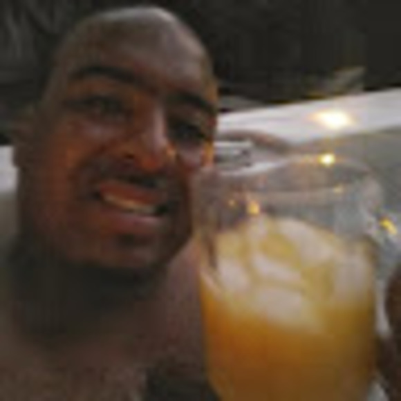 Profile Picture of Will Bradley (@will32bradley) on Poshmark