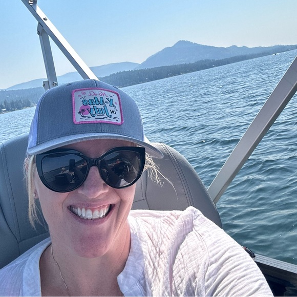 Allison Bafus - Poshmark Profile Picture of Allison Bafus (@allison_bafus) on Poshmark