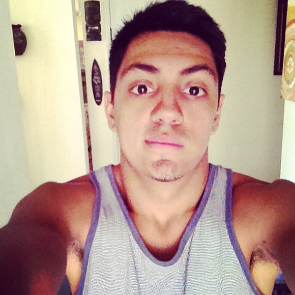 Profile Picture of Daniel Jaramillo (@hurleybro47) on Poshmark