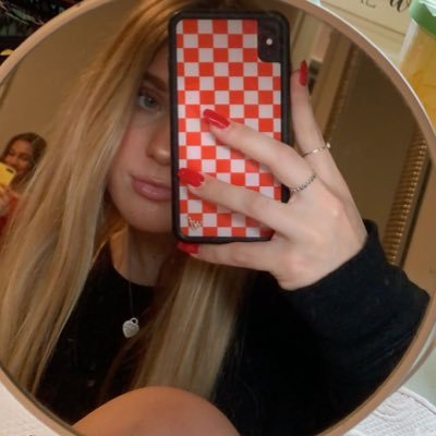 Profile Picture of June Weber (@juneweber03) on Twitter