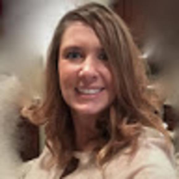 Profile Picture of Kellyanne Pitek (@kellyannepitek) on Poshmark