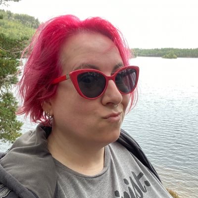 Profile Picture of Sharon Archer-Thomas (@chewedkandi) on Twitter