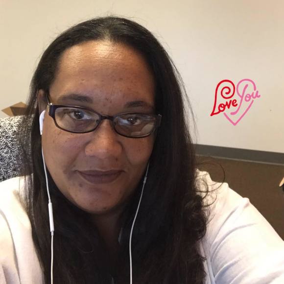 Profile Picture of Carolyn Lyles (@msmdlady23) on Poshmark