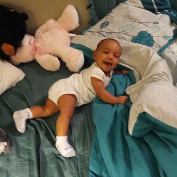 Profile Picture of Lisa Lofton (@lofton297) on Poshmark