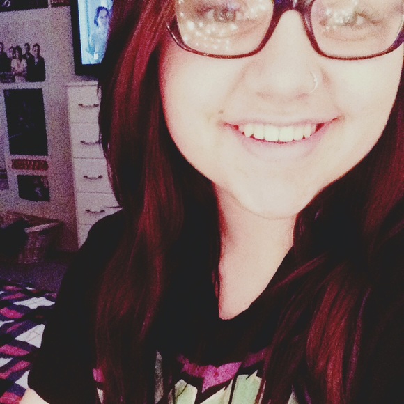 Profile Picture of Addison Thumann (@addisonx) on Poshmark