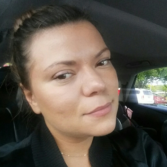 Profile Picture of Oksana Toderasco (@oxegen) on Poshmark