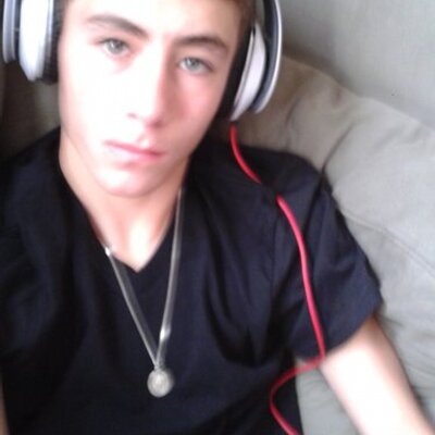 Profile Picture of John Lockhead (@TheWhiteObama69) on Twitter