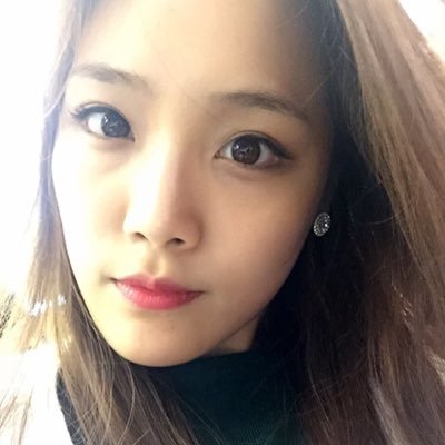 Profile Picture of Julia Youn (@YounJulia) on Twitter