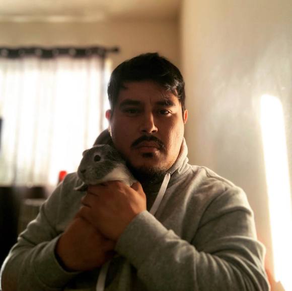 Profile Picture of Omar Paz (@omar_pz) on Poshmark